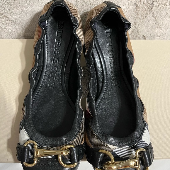 Burberry flats - Picture 2 of 4